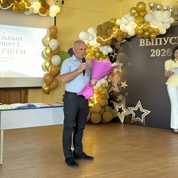 ДЕПУТАТЫ МУНИЦИПАЛЬНОЙ ДУМЫ ПОЗДРАВЛЯЮТ ВЫПУСКНИКОВ ТАВДИНСКОЙ ШКОЛЫ №9 С ПОЛУЧЕНИЕМ АТТЕСТАТОВ - Средства массовой информации